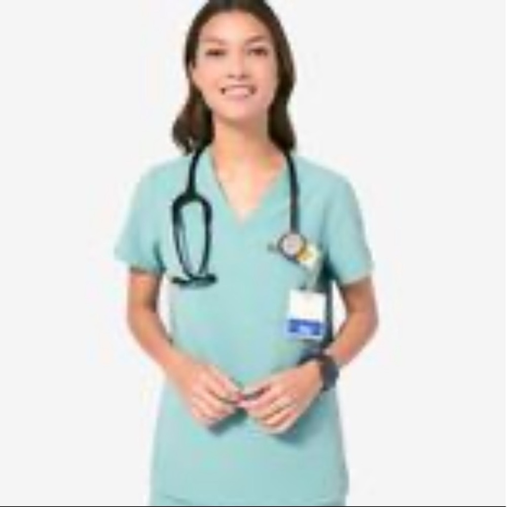 FIGS SCRUB TOP& PANTS SET -OBO-
